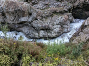 River Mandakini Flowing below the trail
