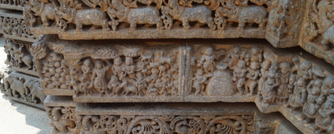 Sculpture showing Lord Krishna lifting Govardhan in Somanathpur